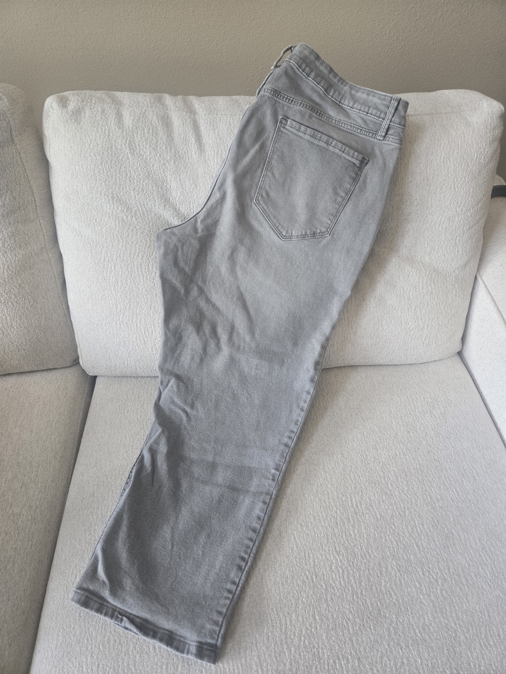 Gray Straight-Leg Crop/Simply Vera